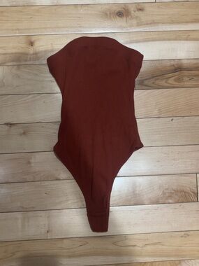 URBAN OUTFITTERS STRAPLESS BODYSUIT